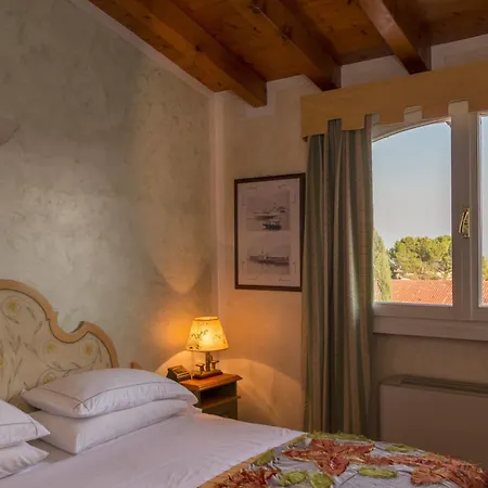 Otel West Garda