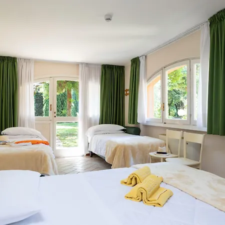 West Garda Szálloda