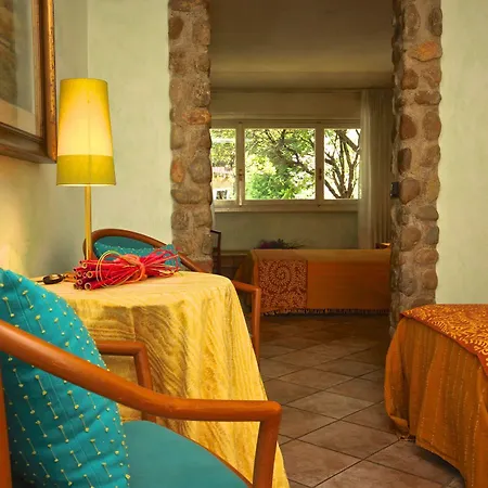 West Garda 4* パデンゲ・スル・ガルダ